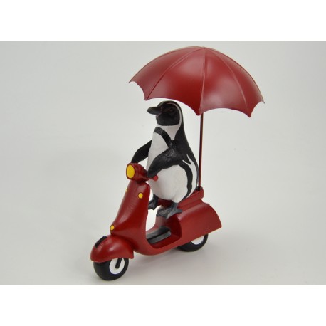 manchot parapluie sur scooter
